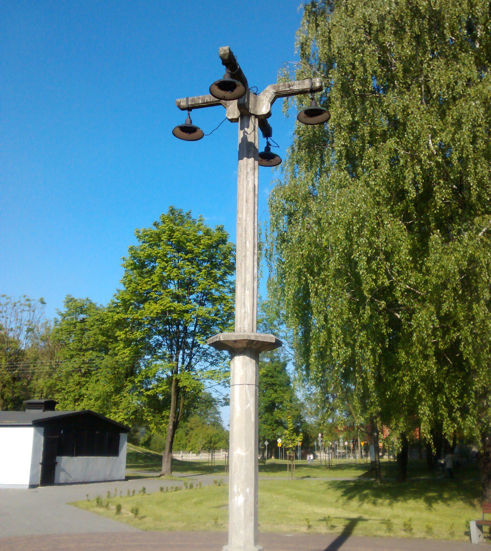 Lamp on the former roll call square | Photo: CIT Oświęcim